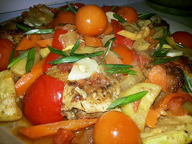 Курка тушкована з овочами – смачний рецепт з фото