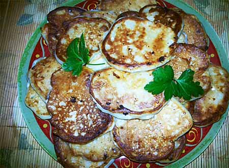 Оладки на сніданок. Як приготувати овочеві оладки і оладки на кефірі і дріжджах.