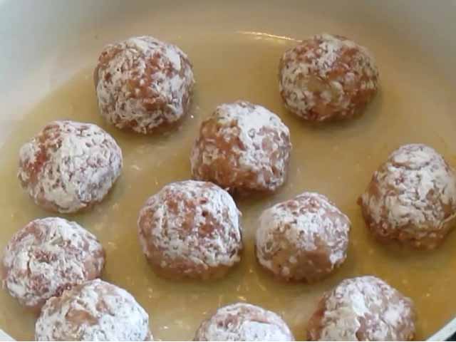 Тефтелі з підливою – 8 кращих кулінарних рецептів