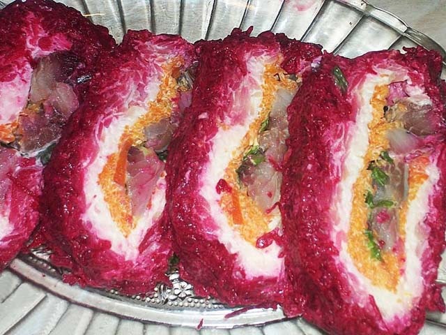 Салат Оселедець під шубою — 11 класичних рецептів з описом послідовності шарів