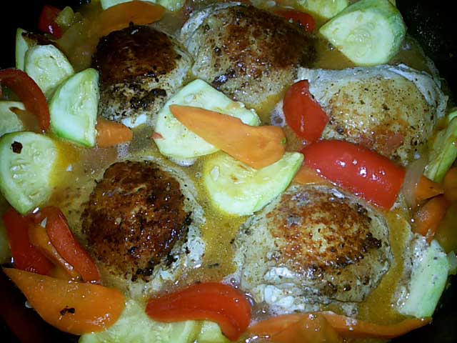 Курка тушкована з овочами – смачний рецепт з фото