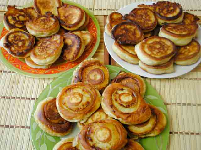 Пишні оладки на кефірі – 10 кращих і перевірених рецептів з фото і відео