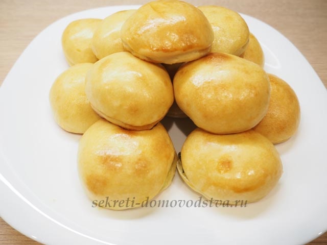 Пиріжки з картоплею в духовці — простий і смачний рецепт швидкого приготування