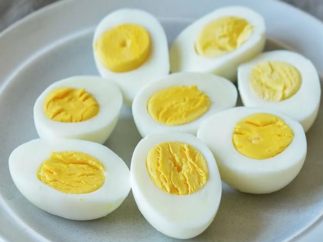 Яйця, фаршировані різними начинками. 12 простих і дуже смачних рецептів