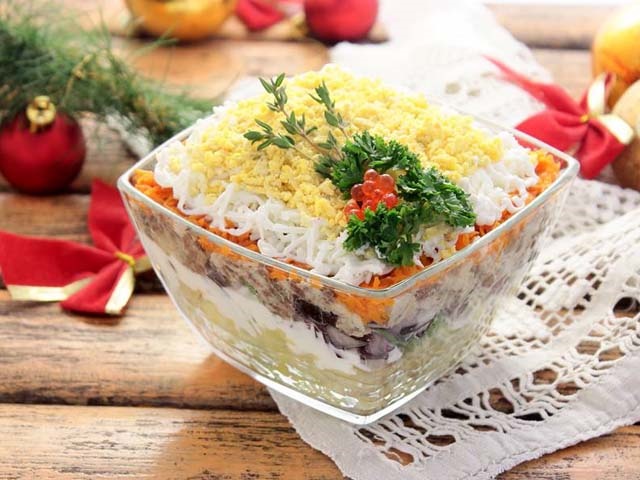 Салат Мімоза з рибними консервами — класичні покрокові рецепти