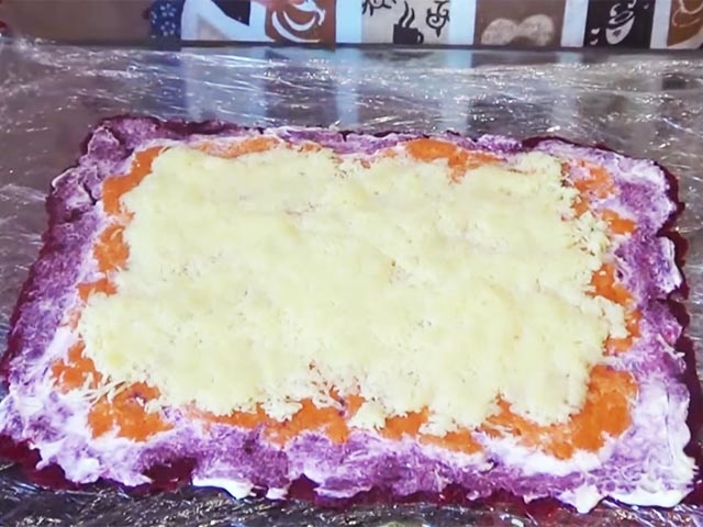 Салат Оселедець під шубою — 11 класичних рецептів з описом послідовності шарів