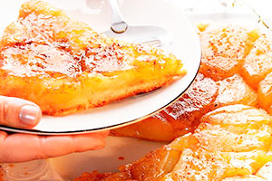 Шарлотка з грушами: 3 смачні рецепта