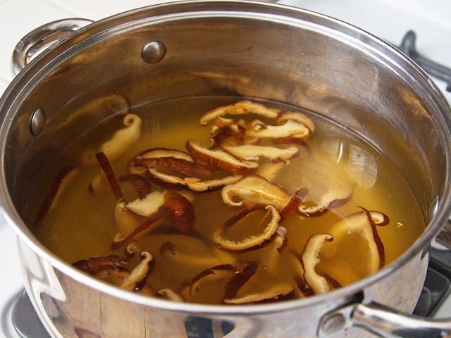 Грибний суп з сушених грибів: 10 найбільш смачних рецептів