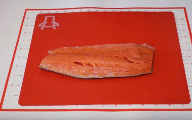 Сьомга, солона в домашніх умовах простими способами: солимо смачно і швидко