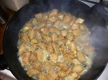 Гуляш з яловичини з підливою рецепт з фото