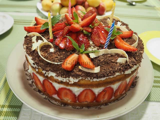 Торт Фрезє — рецепт приготування торта з полуницею в домашніх умовах