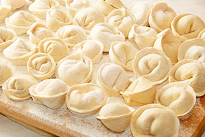 Тісто для пельменів на мінеральній воді: тонкощі приготування