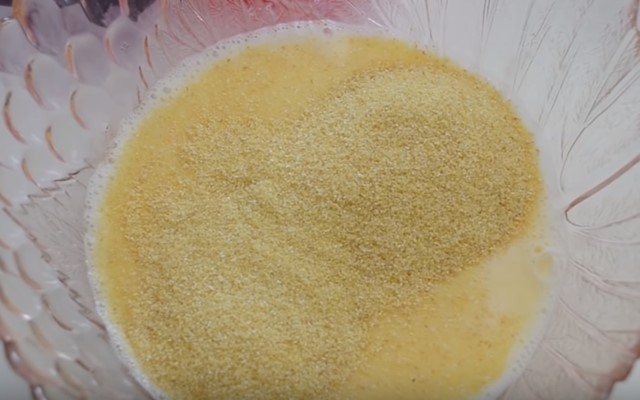 Млинці на сироватці — 8 рецептів дуже смачних млинців з дірочками