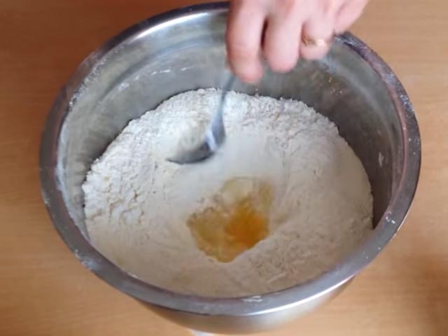 Пишні оладки на кефірі – 10 кращих і перевірених рецептів з фото і відео