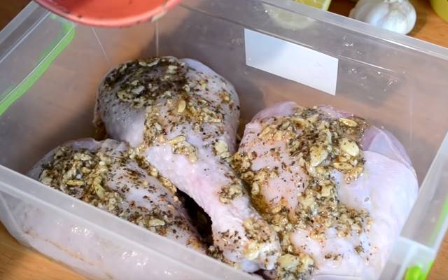 Індичка в духовці: рецепти приготування соковитої і м’якої індички