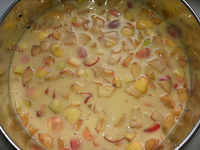 Шарлотка з яблуками в духовці, 5 простих рецептів з фото покроково