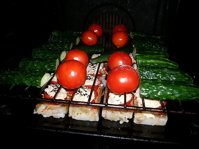 Риба запечена в духовці з овочами і сиром – рецепт з фото