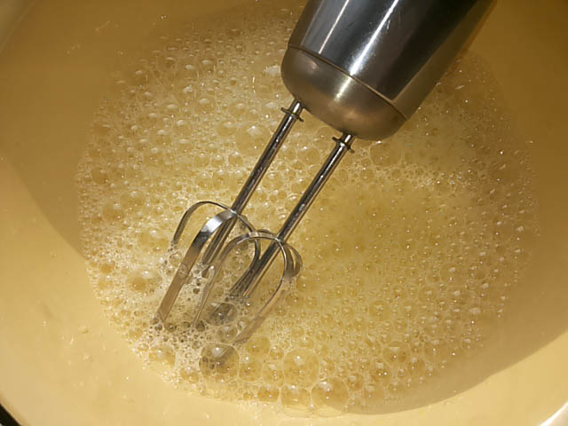 Шарлотка з яблуками в духовці, 5 простих рецептів з фото покроково