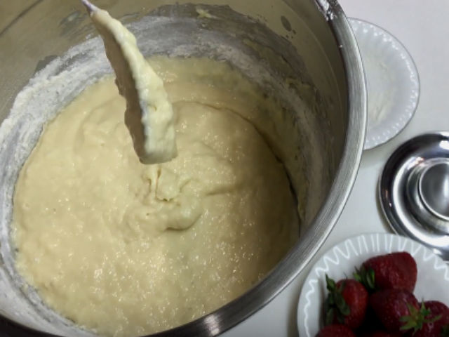 Оладки на молоці і дріжджах: пишні, повітряні й дуже смачні