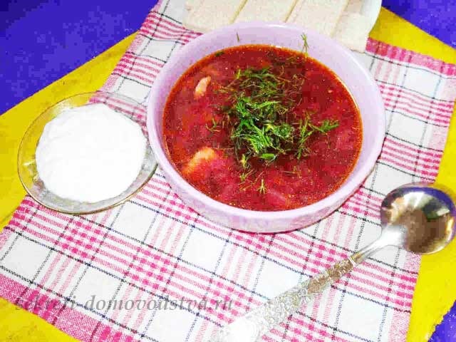 Борщ зі свіжою капустою і буряком — покроковий рецепт приготування