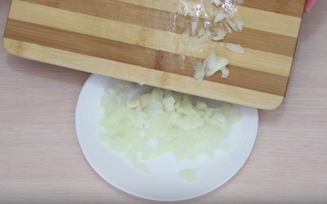 Гуляш зі свинини з підливою — 7 простих і смачних рецептів