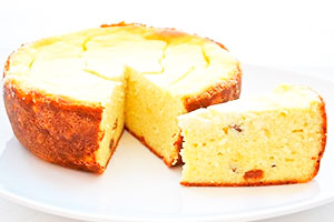 Шарлотка з сиром і яблуками: рецепти в духовці і мультиварці