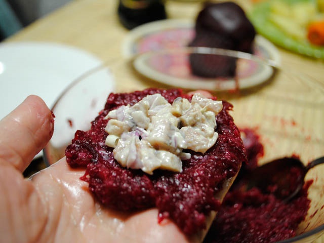 Салат Оселедець під шубою — 11 класичних рецептів з описом послідовності шарів