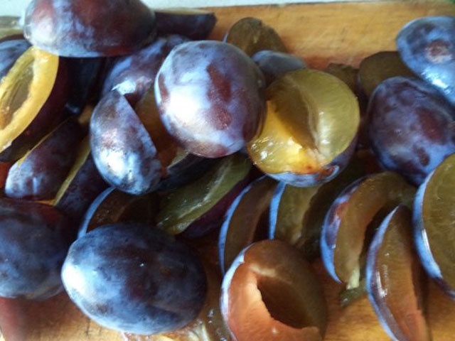 Варення зі сливи — прості домашні рецепти сливового варення на зиму