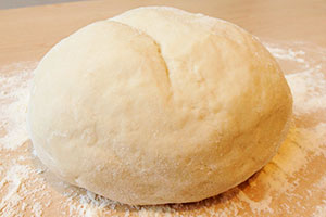 Тісто для пельменів на воді: 6 рецептів та особливості приготування