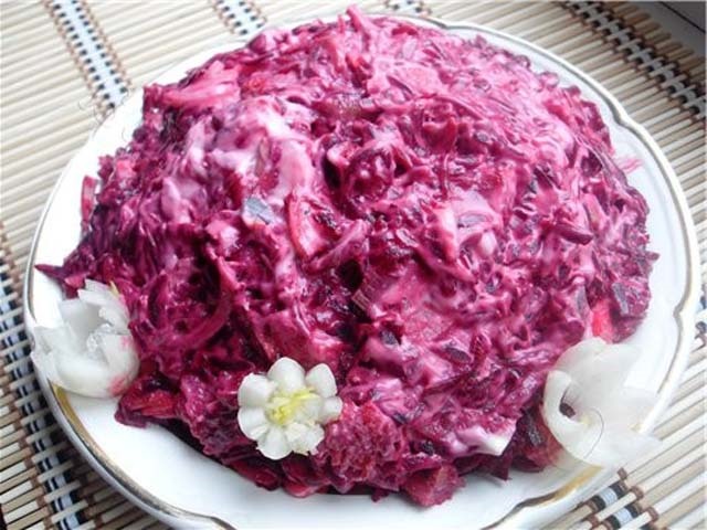 Салат Оселедець під шубою — 11 класичних рецептів з описом послідовності шарів