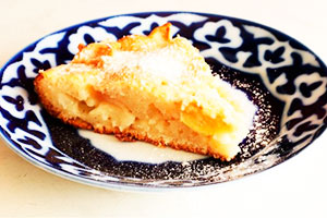 Тісто для шарлотки з яблуками: рідке, пісочне, листкове дріжджове