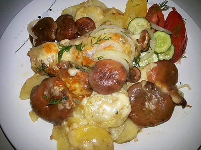 Курка з картоплею в духовці. Як смачно запекти курку з картоплею і грибами
