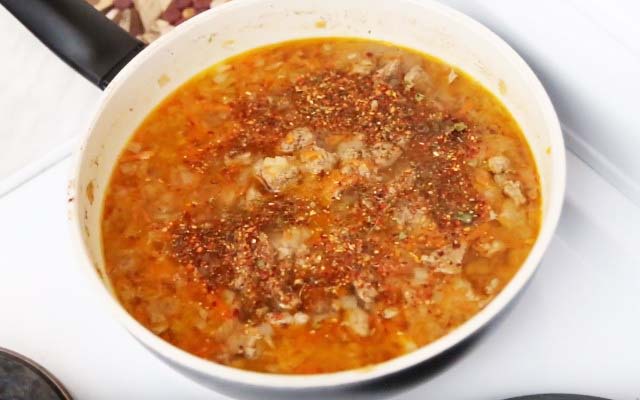 Гуляш зі свинини з підливою — 7 простих і смачних рецептів