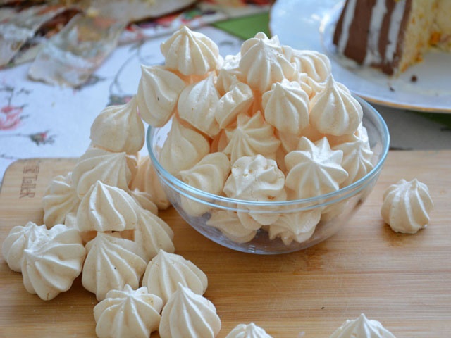 Безе — 7 рецептів приготування безе в домашніх умовах