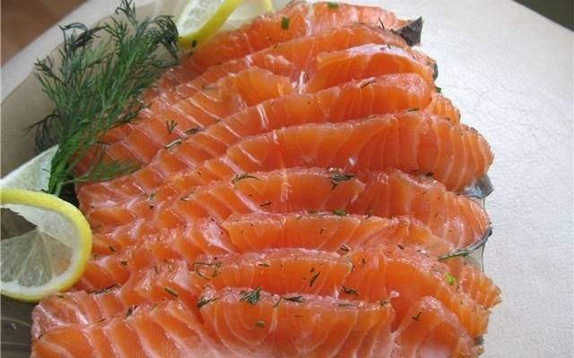 Сьомга, солона в домашніх умовах простими способами: солимо смачно і швидко