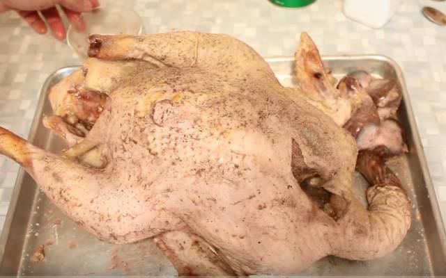 Індичка в духовці: рецепти приготування соковитої і м’якої індички