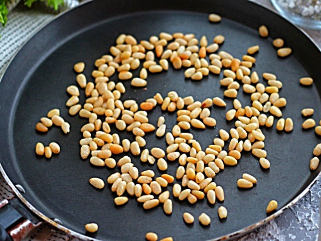 Варення із соснових шишок — корисні властивості і 9 способів його приготувати