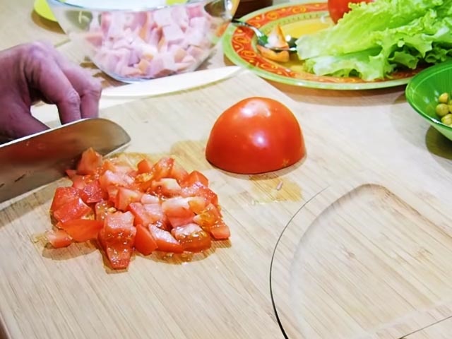 Салат Свиня в городі — смачний покроковий рецепт