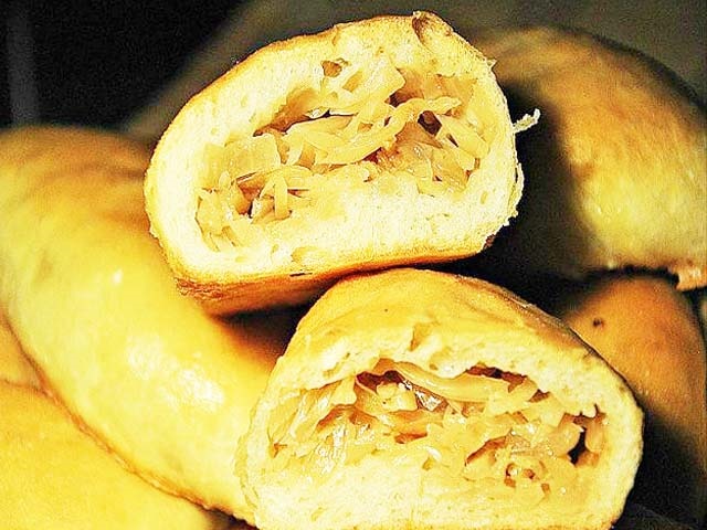 Пиріжки з капустою в духовці — 6 рецептів з смачного тіста