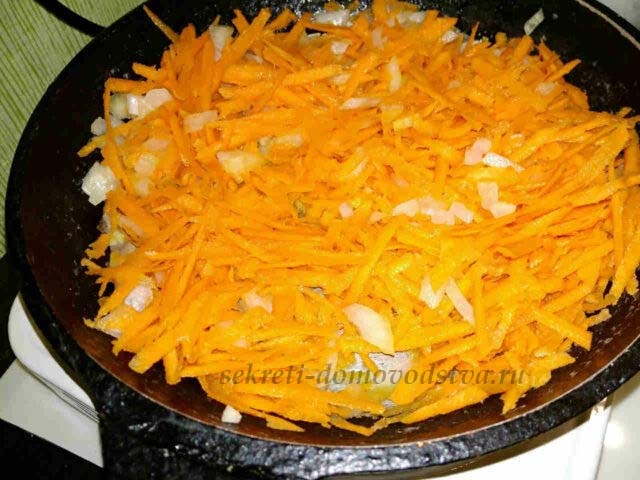 Перець, фарширований курячим фаршем і рисом