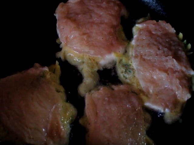 Куряче філе в клярі: як приготувати філе курки на сковороді