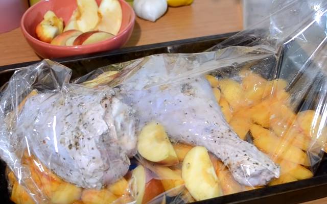 Індичка в духовці: рецепти приготування соковитої і м’якої індички