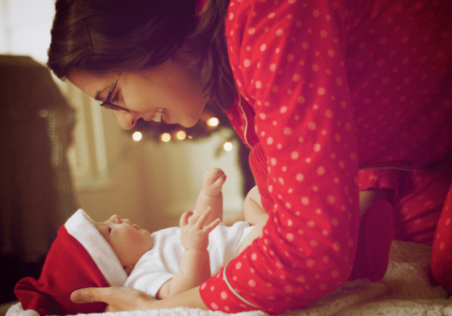 Як безпечно тримати дитину на руках з народження до року, 6 технік