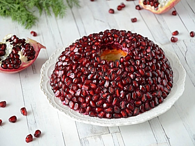 Салат Гранатовий браслет — дуже смачні класичні рецепти