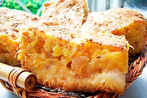 Простий і смачний рецепт шарлотки з яблуками для духовки і мультиварки