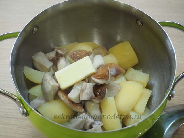 Картопляний суп-пюре з білими грибами