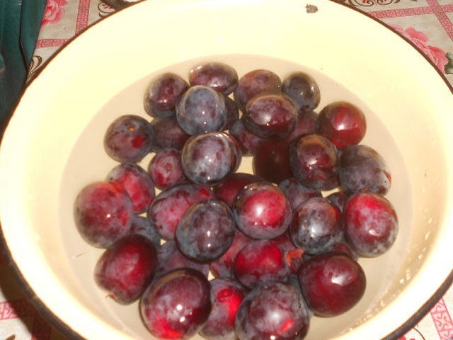 Варення зі сливи — прості домашні рецепти сливового варення на зиму