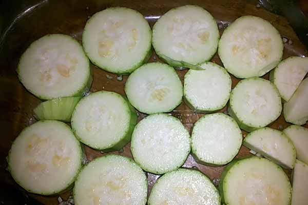 Рецепт домашніх тюфтельок з курячого фаршу з підливою