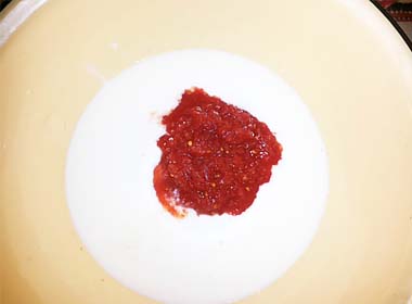 Курячі стегна під маринадом, запечені з картоплею, в сметані. Покроковий рецепт з фото