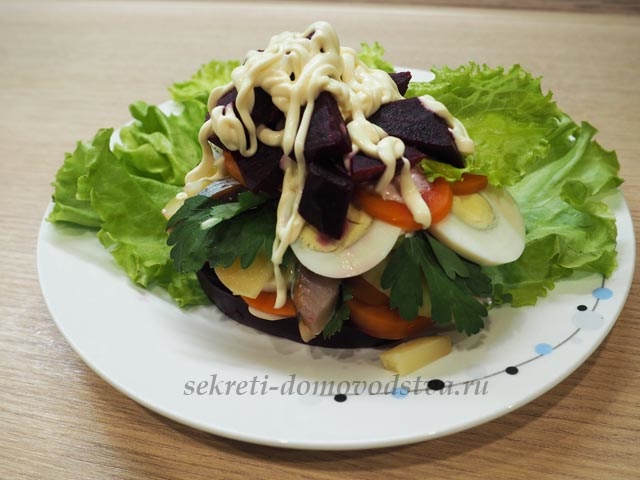 Салати у вигляді щури або миші на Новий Рік 2020: цікаві і нові рецепти